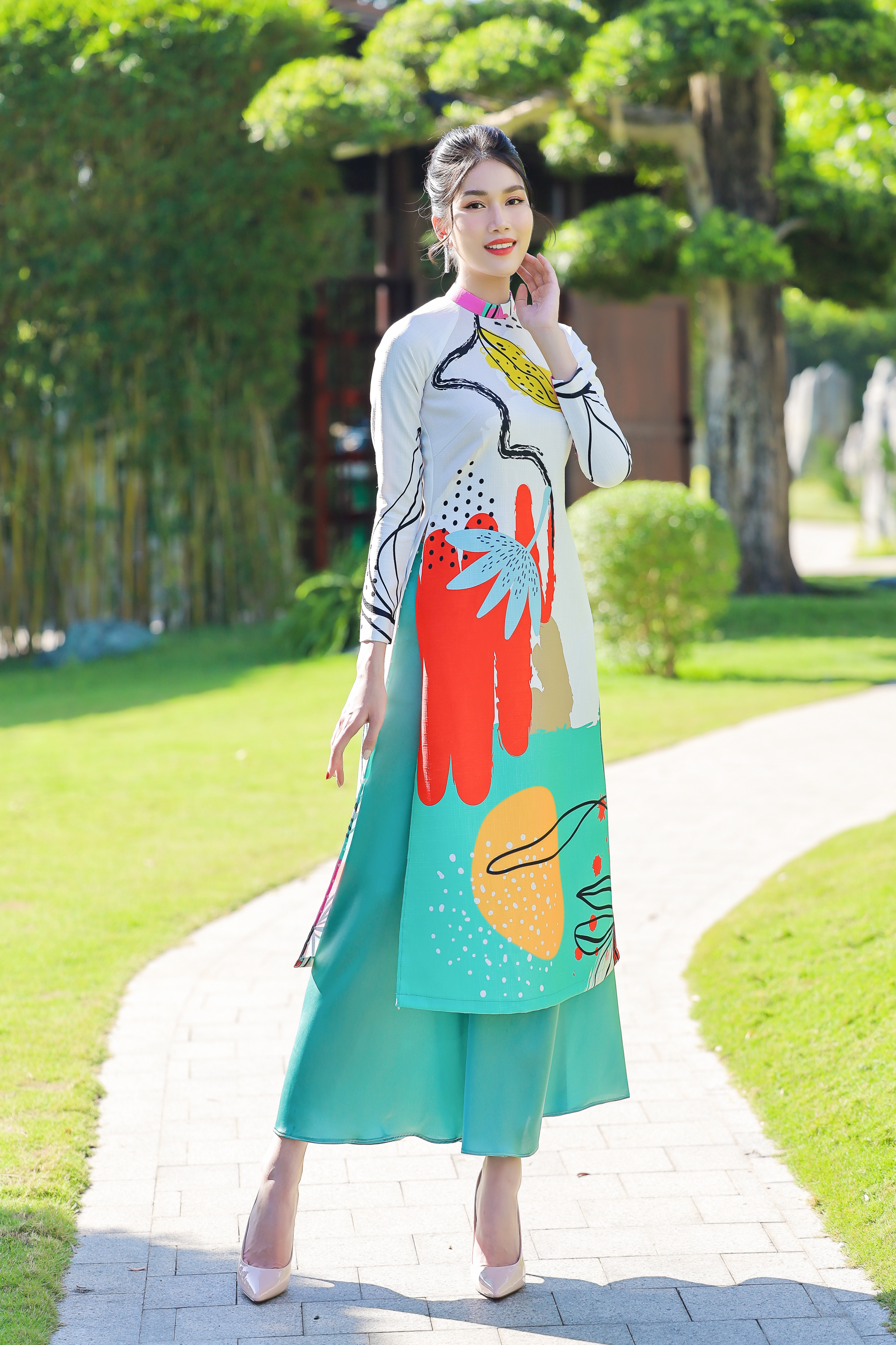 Á hậu Phương Anh, Ngọc Thảo gợi ý cách diện áo dài duyên dáng dịp Tết 2021