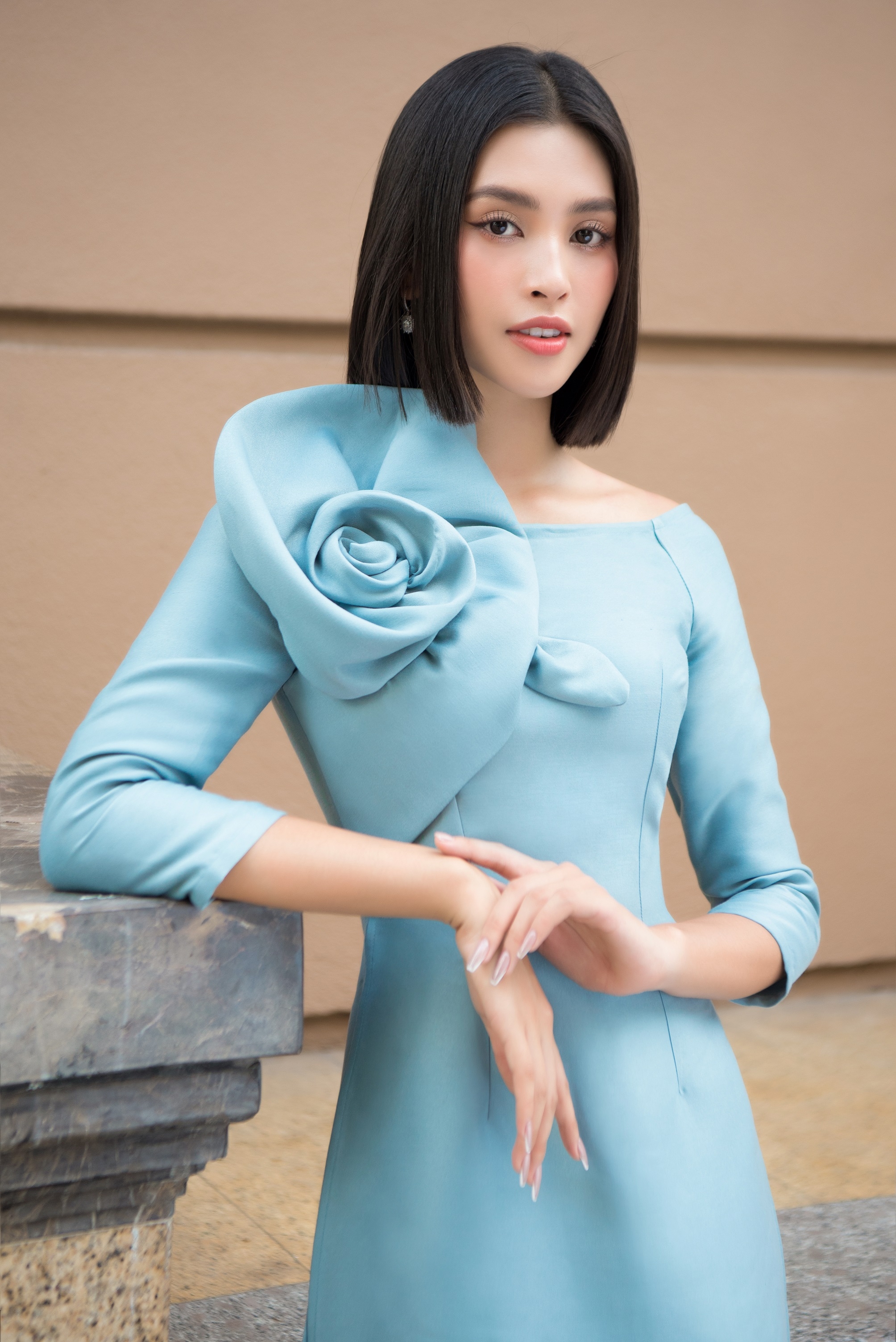 Hoa hậu Đỗ Mỹ Linh trình làng Bộ sưu tập áo dài Tết đến từ thương hiệu do cô sở hữu