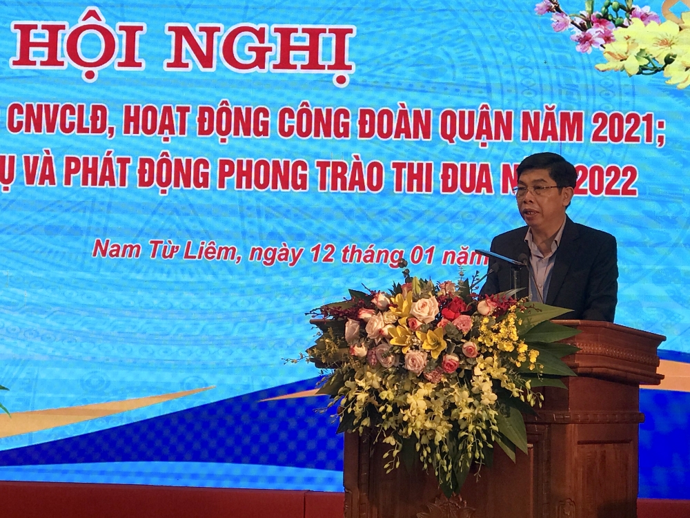 Hàng trăm suất quà Tết Sum vầy bình an, ấm áp đến với người lao động quận Nam Từ Liêm