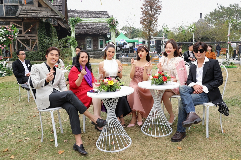 Tái hiện "vũ trụ phim VTV" trong Gặp gỡ diễn viên truyền hình Xuân Nhâm Dần 2022