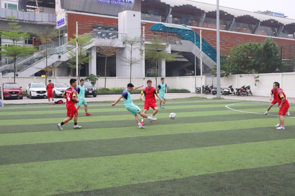 Giao hữu bóng đá giữa Đoàn Thanh niên báo Lao động Thủ đô và Công an quận Đống Đa