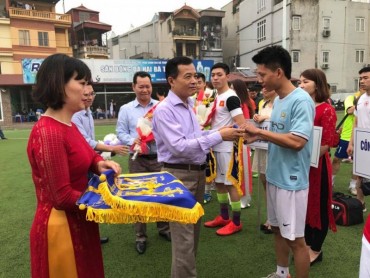 Khai mạc Giải bóng đá truyền thống CNVCLĐ và LLVT quận Hai Bà Trưng lần thứ XVII