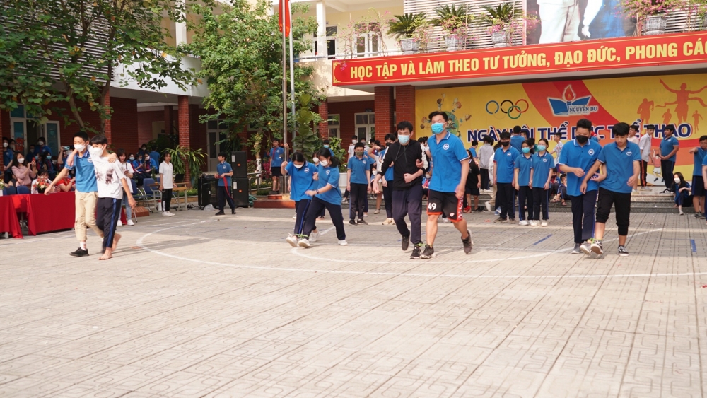 Sôi nổi Ngày hội Thể dục thể thao Trường THCS Nguyễn Du, quận Nam Từ Liêm