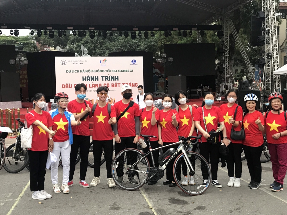 Hà Nội ra mắt tour xe đạp “Dấu chân làng cổ Bát Tràng” hướng tới SEA Games 31