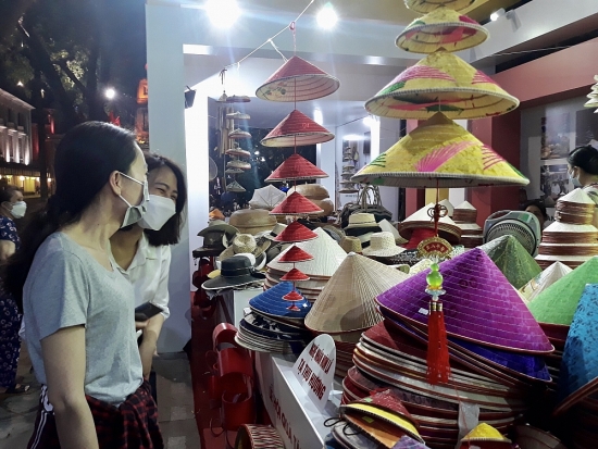 Du lịch làng nghề - ẩm thực Hà Nội hấp dẫn du khách và người dân Thủ đô