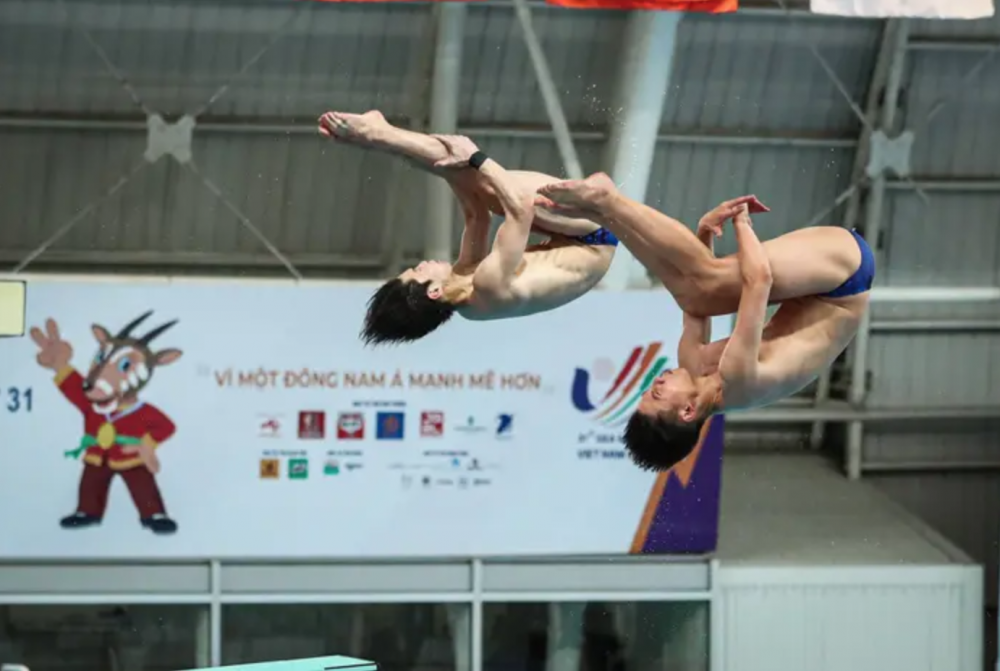 Nguyễn Tùng Dương và Phương Thế Anh giành Huy chương Bạc đôi nam cầu mềm 3m tại SEA Games 31