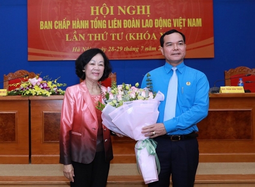 Đồng chí Nguyễn Đình Khang được bầu làm Chủ tịch Tổng Liên đoàn Lao động Việt Nam
