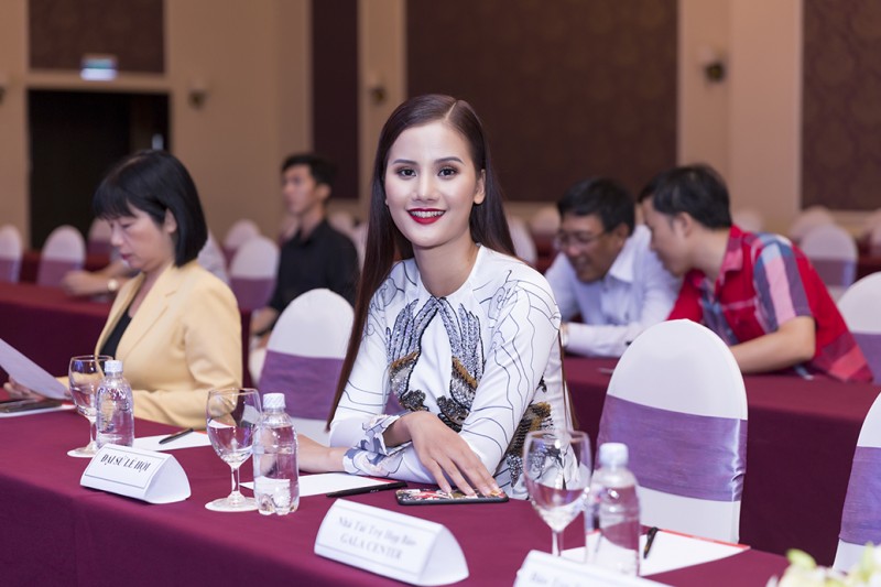 Hương Ly trở thành đại sứ Lễ hội ẩm thực năm châu 2017