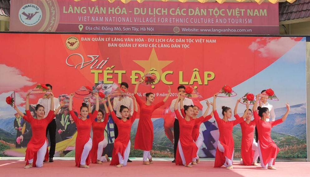 "Vui Tết Độc lập" tại Làng Văn hóa - Du lịch các dân tộc Việt Nam