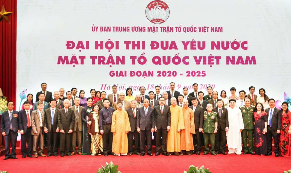 Chủ tịch HĐQT TNG Holdings Vietnam nhận bằng khen của Ủy ban Trung ương MTTQ Việt Nam