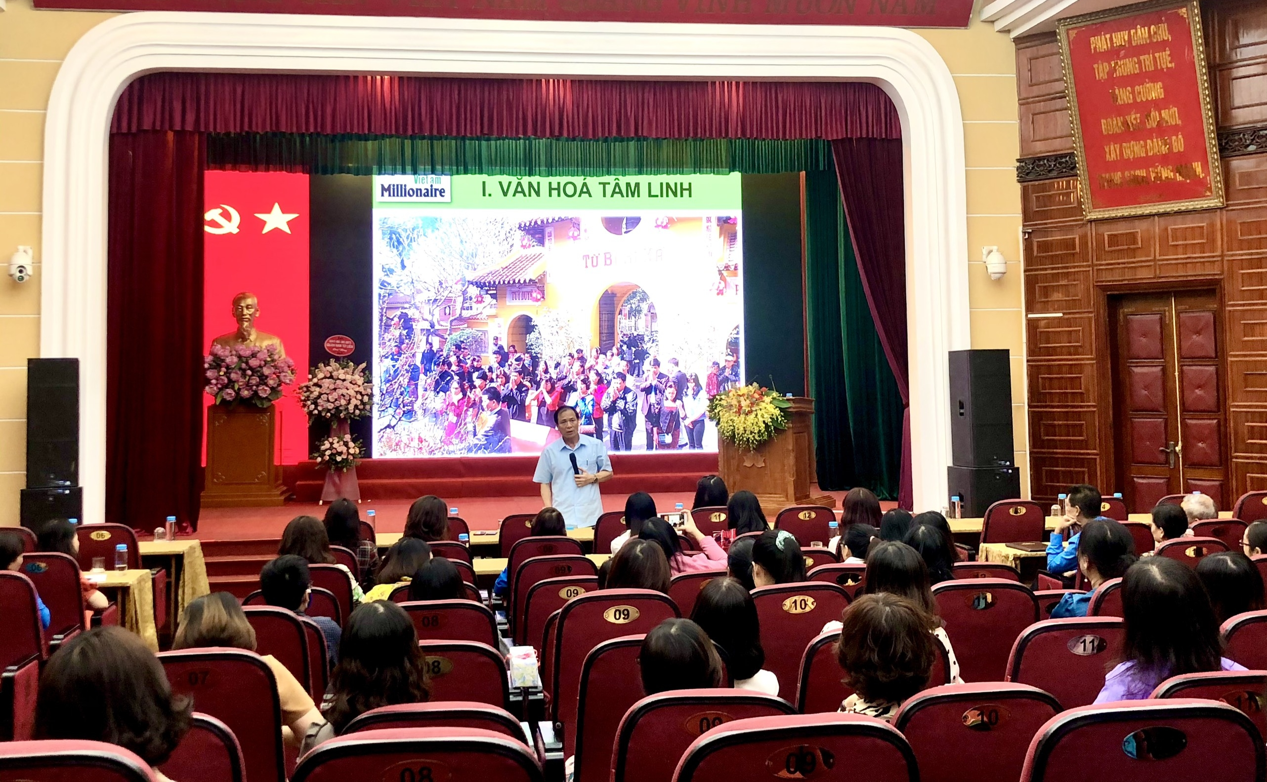 Ôn lại truyền thống 90 năm lịch sử vẻ vang của Hội Liên hiệp Phụ nữ Việt Nam