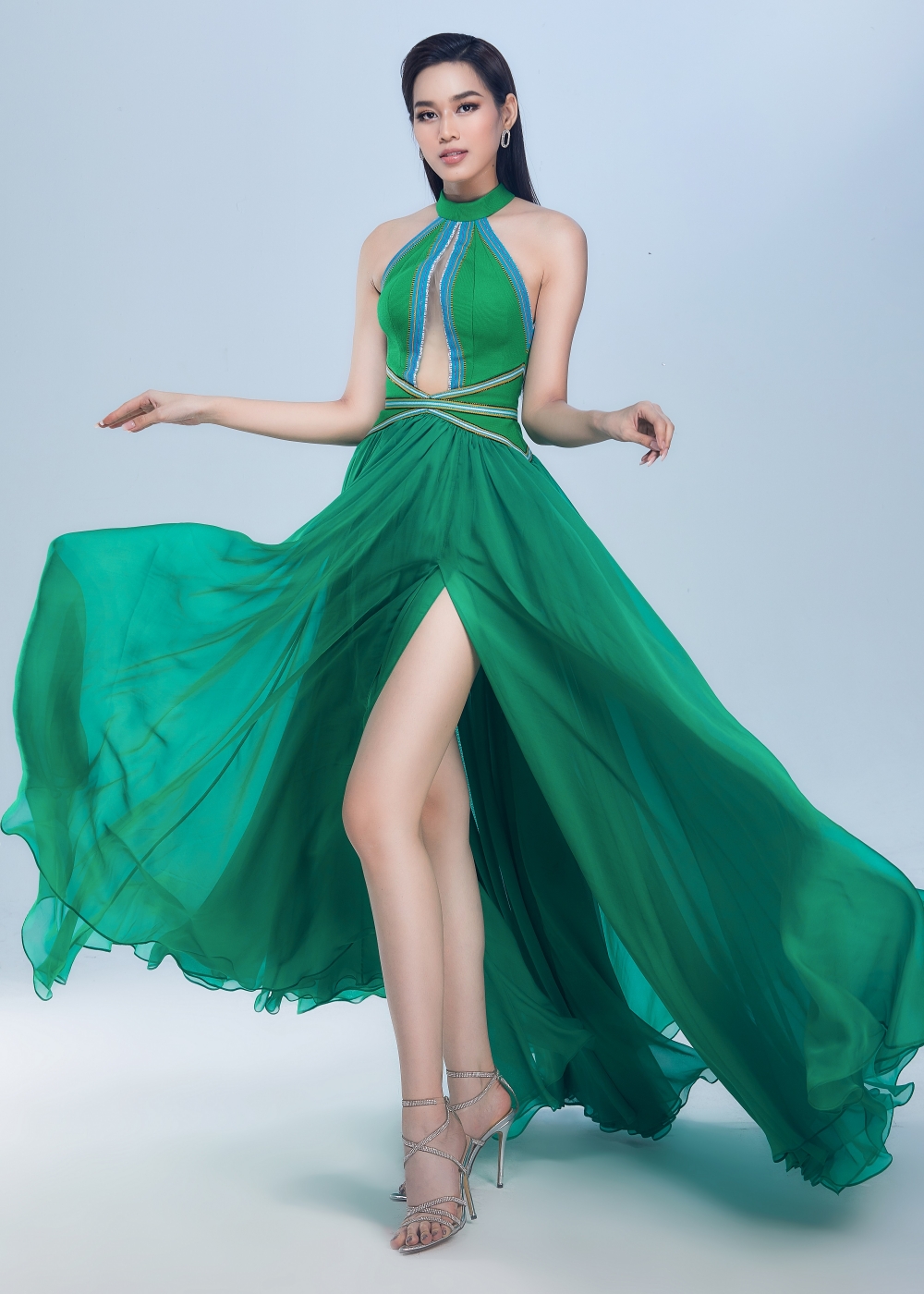 Chiêm ngưỡng cận cảnh những bộ trang phục lộng lẫy Đỗ Thị Hà mang đến Miss World 2021