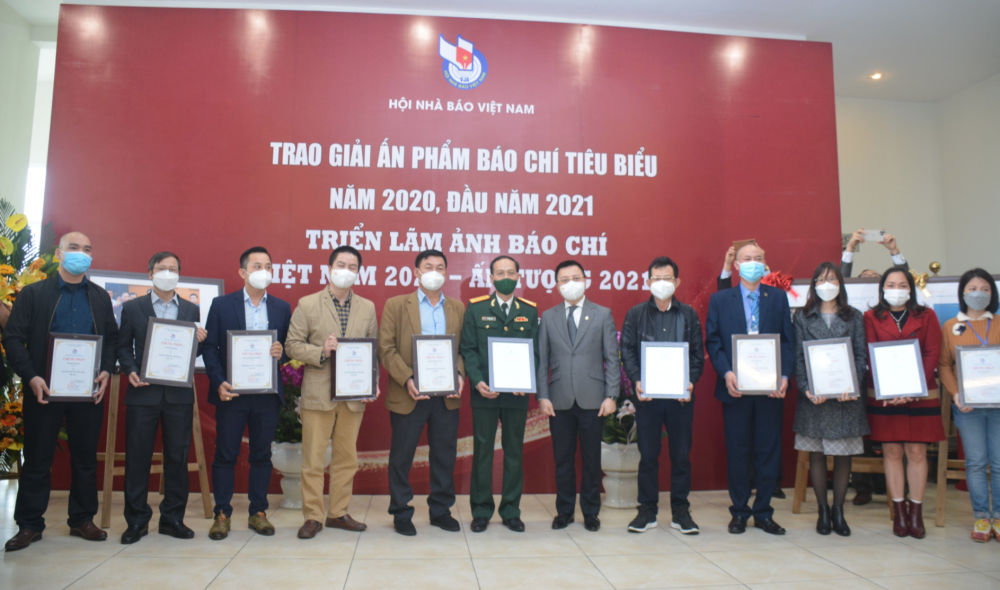 Hội Nhà báo Việt Nam trao giải Ấn phẩm báo chí tiêu biểu năm 2020, đầu năm 2021