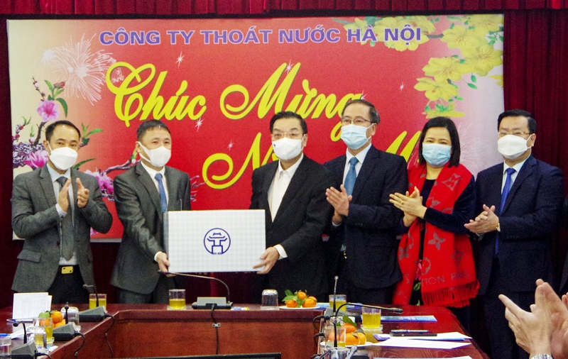 Chủ tịch UBND thành phố Hà Nội Chu Ngọc Anh thăm, động viên các đơn vị ứng trực Tết