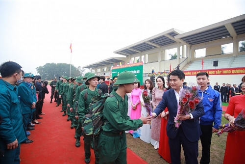 Hà Nội: Tân binh rạng rỡ trong ngày hội tòng quân