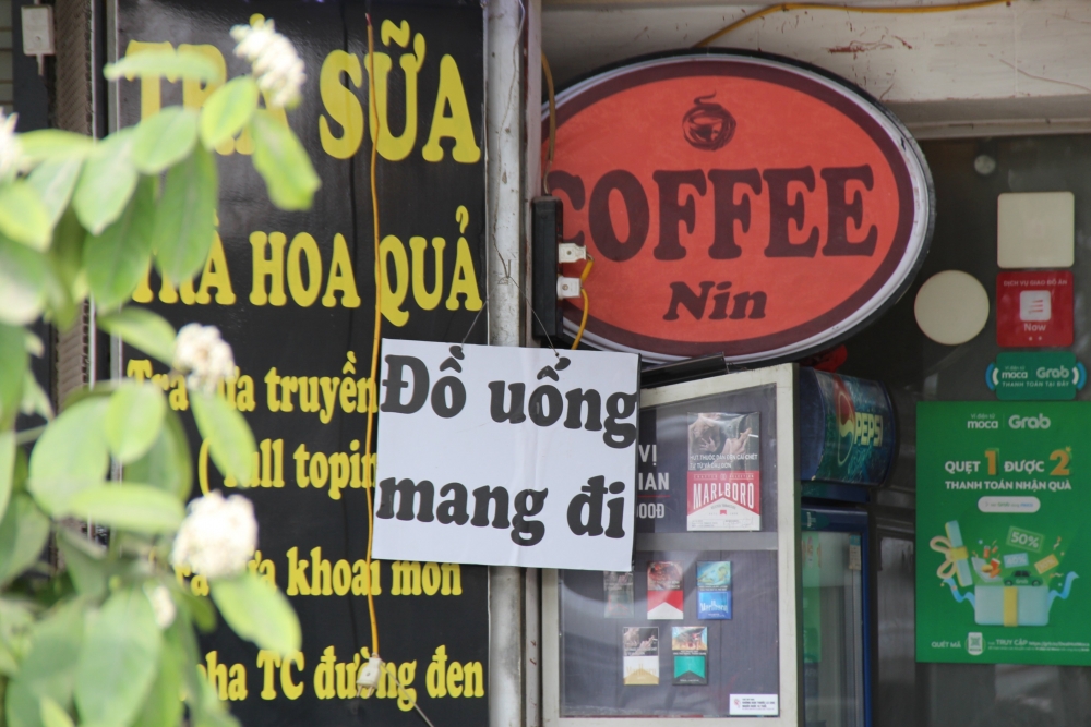 Chấp nhận đóng cửa phòng dịch, nhiều quán ở Hà Nội tìm cách kinh doanh online