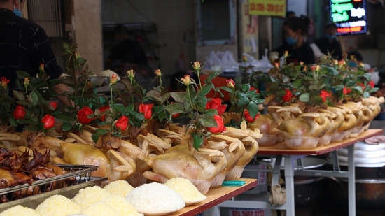 Sắm lễ Rằm tháng Giêng ở “chợ nhà giàu” phố cổ Hà Nội