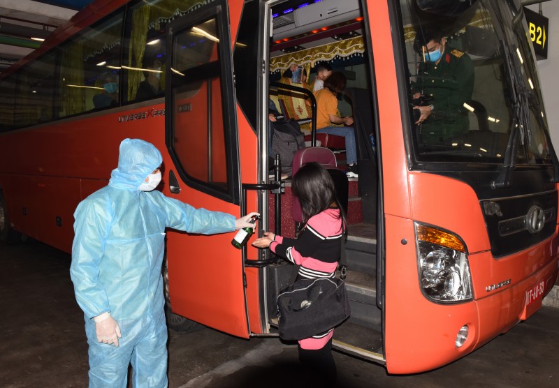 ha noi cach ly hon 600 nguoi tro ve tu vu ng di ch chau au