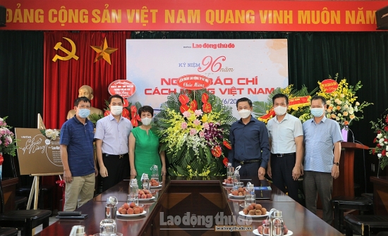 Chủ tịch Liên đoàn Lao động Thành phố chúc mừng báo Lao động Thủ đô nhân kỷ niệm Ngày Báo chí cách mạng Việt Nam