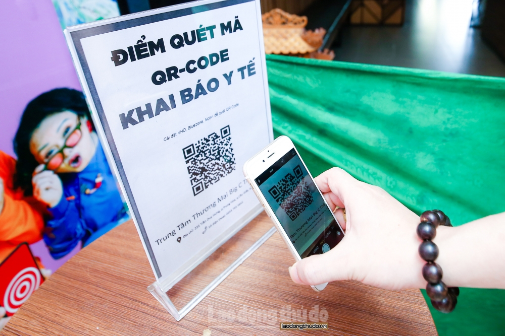 Yêu cầu 100% siêu thị, cửa hàng tiện lợi tại Hà Nội triển khai quét mã QR phòng, chống dịch