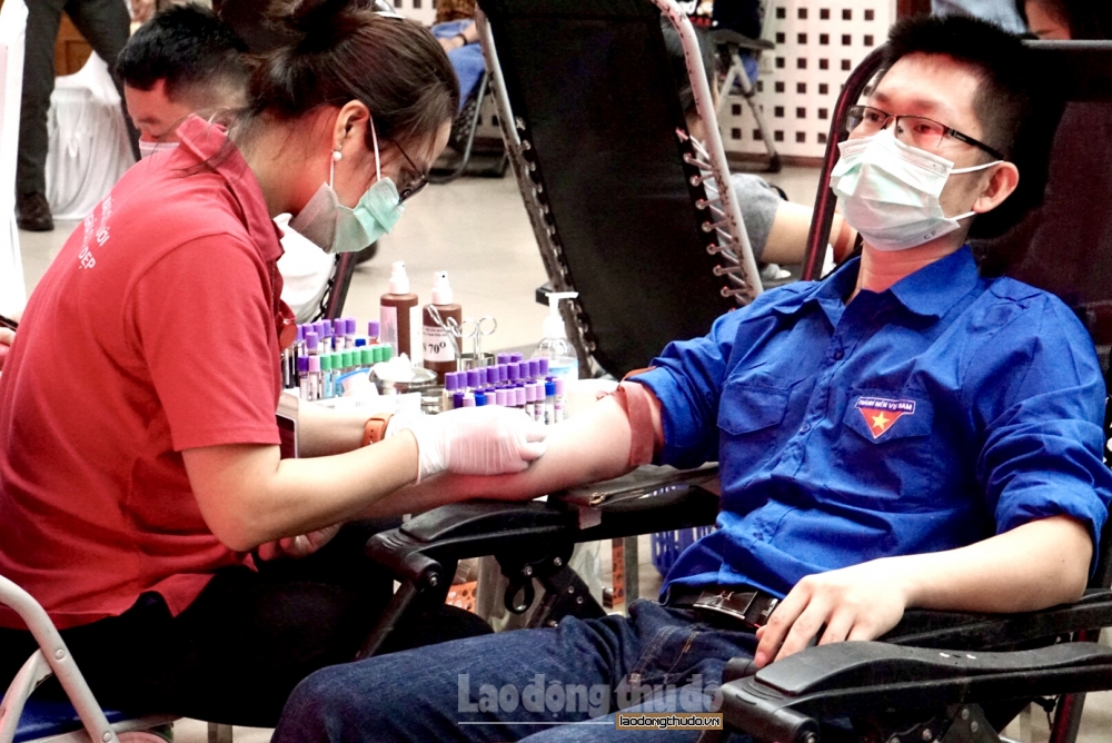 Hơn 600 công nhân, viên chức, lao động Thủ đô tham gia hiến máu tình nguyện