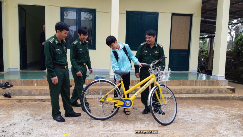 Phóng viên báo chí Hà Nội đến với chiến sĩ đồn Biên phòng tỉnh Đắk Nông và Bình Thuận