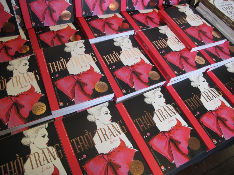 hoa hau phap flora coquerel giao luu voi nguoi dan ha noi