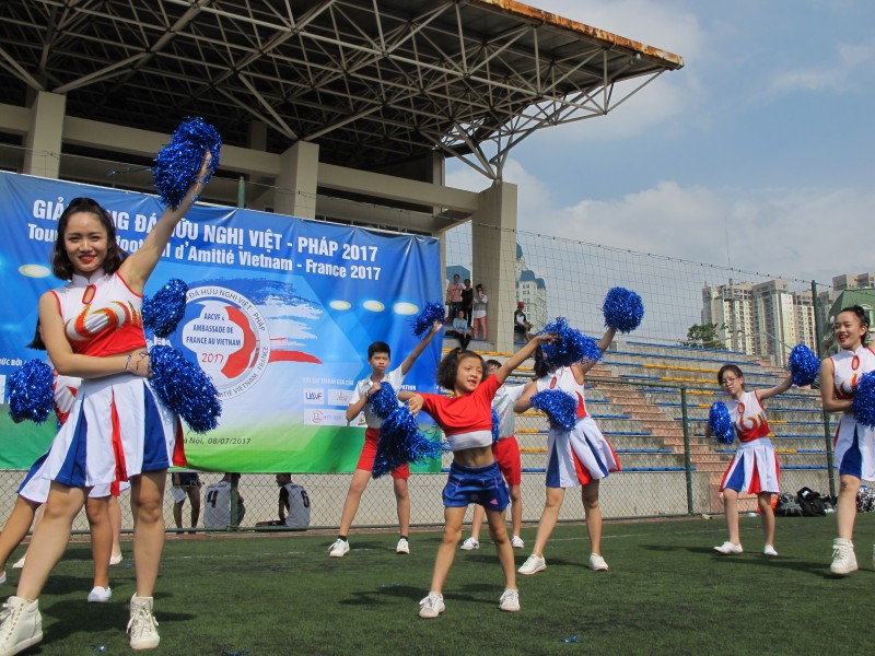 Sôi động Giải bóng đá hữu nghị Việt Nam - Pháp 2017 tại Hà Nội