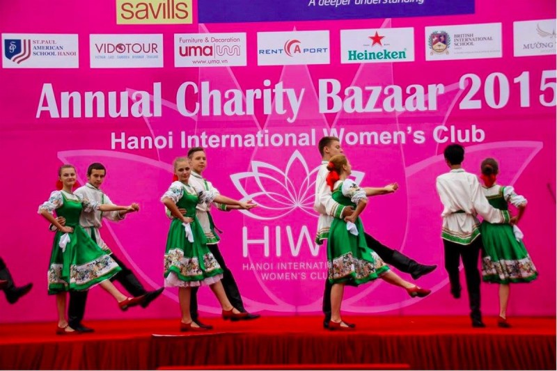 Hội chợ từ thiện Bazaar HIWC hỗ trợ phụ nữ và trẻ em Hà Nội