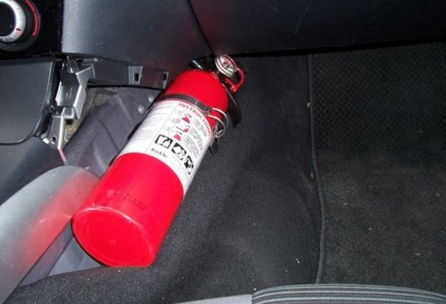 Bình chữa cháy trong ôtô: Để ở đâu và dùng loại nào?