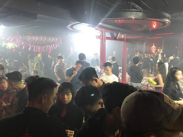 Cảnh sát "đột kích" dân chơi ma túy tại quán bar chui