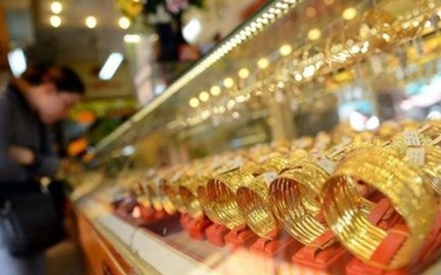 Giá vàng SJC tăng nhẹ khi vàng thế giới sụt giảm