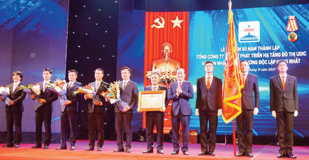 Tổng Công ty Đầu tư phát triển hạ tầng đô thị UDIC vinh dự được tặng thưởng Huân chương tĐộc lập hạng Nhất. 