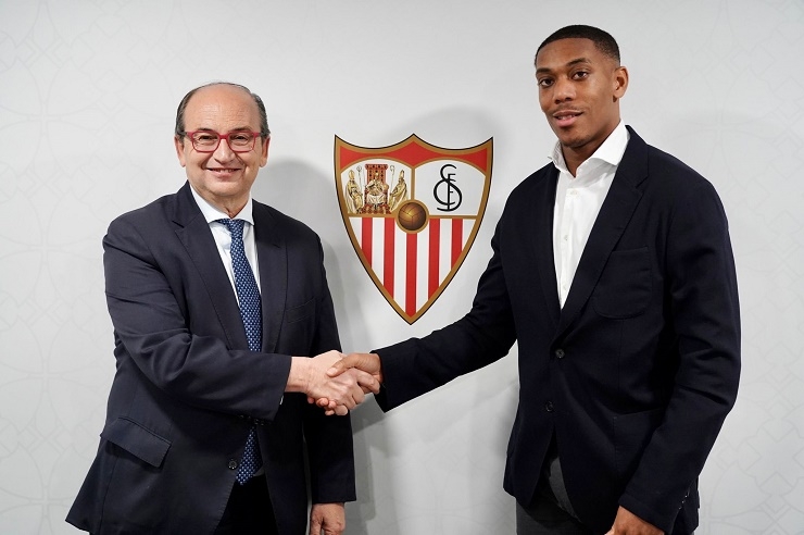 Martial chính thức rời Man United đầu quân cho Sevilla