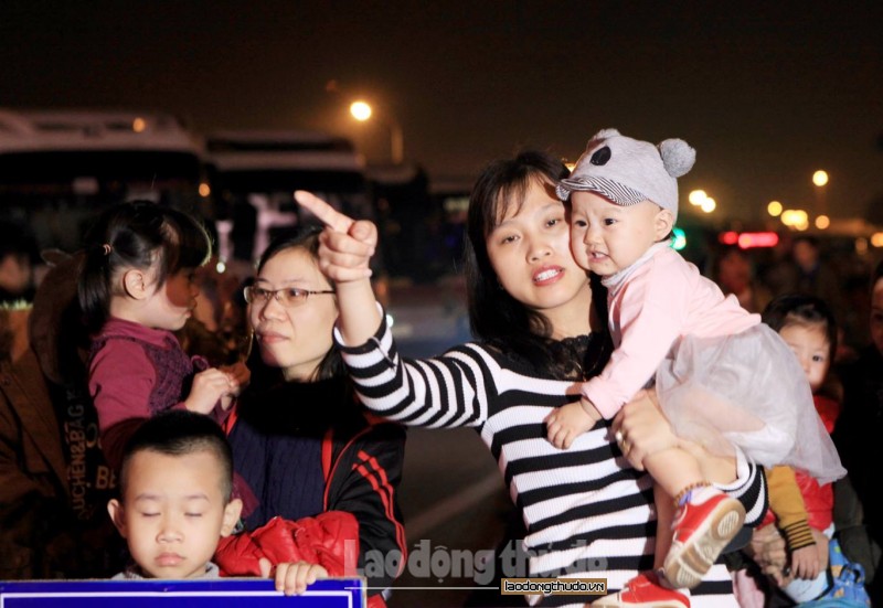 Hà Nội: Khởi hành những chuyến xe miễn phí đưa công nhân về quê đón Tết