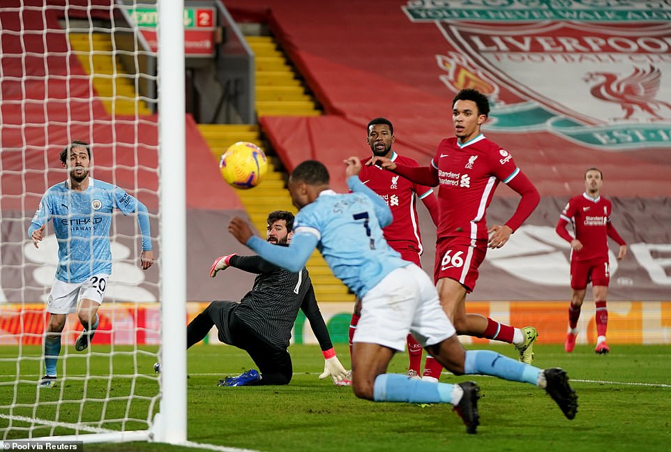 Liverpool 1- 4 Man City: Ác mộng tại Anfield