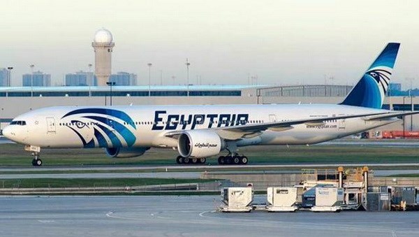 Xuất hiện nghi vấn có bom trên máy bay Ai Cập bị không tặc bắt cóc