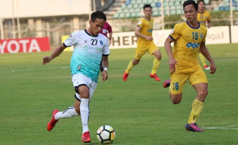 Tiến Dũng mắc sai lầm, Thanh Hóa thua ngược Yangon United