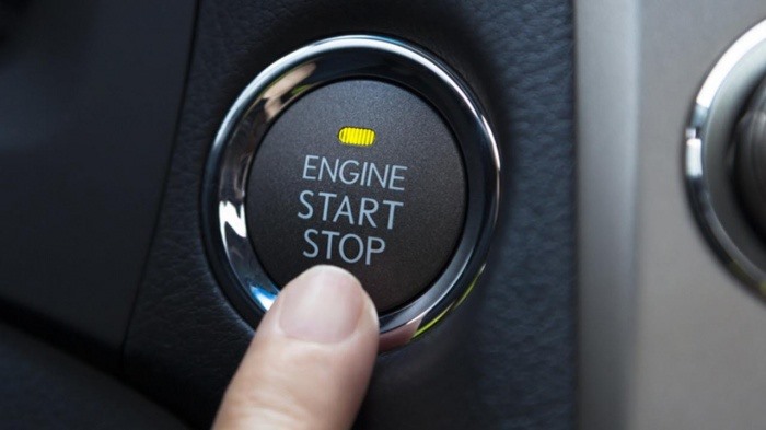 Nhấn nút khởi động lúc ôtô đang chạy, bạn sẽ gặp phải những vấn đề gì?