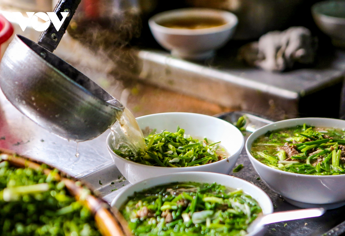 Du khách Việt "chấm điểm" Hà Nội, TP.HCM đứng top đầu về ẩm thực truyền thống và đường phố
