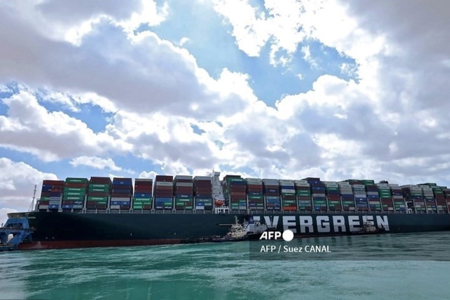 Siêu tàu mắc kẹt ở Kênh đào Suez: Doanh nghiệp xuất khẩu Việt vào thế khó