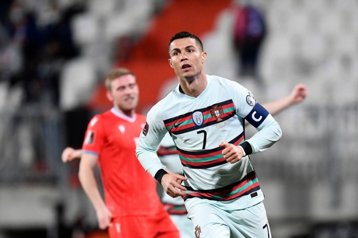 Ronaldo ghi bàn thắng đầu tiên ở vòng loại World Cup 2022 khu vực châu Âu (Ảnh: Getty).