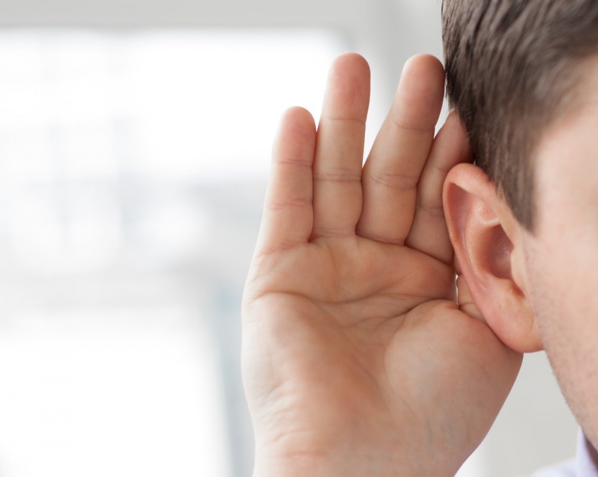 WHO: Người trẻ có nguy cơ mất thính lực khi nghe nhạc lớn