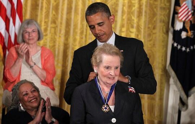 Nữ Ngoại trưởng đầu tiên của Mỹ Madeleine Albright qua đời ảnh 1