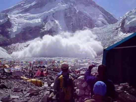 Động đất kinh hoàng ở Nepal: Tường trình từ những người sống sót trên đỉnh Himalaya