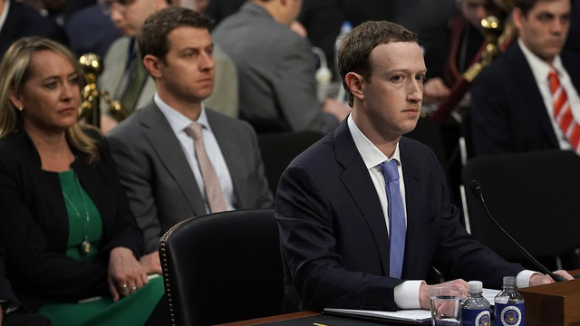 mark zuckerberg he lo kha nang thu phi nguoi dung tren facebook