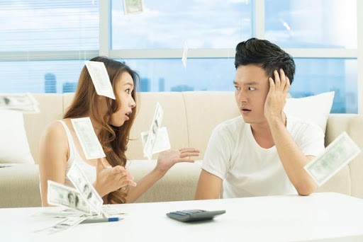 Đàn ông dễ bị stress khi vợ kiếm được nhiều tiền hơn mình