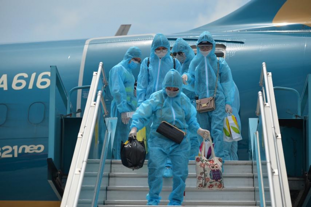 Các chuyến bay quốc tế thường lệ có chở khách vào Việt Nam vẫn đang bị tạm dừng do ảnh hưởng của dịch COVID-19.