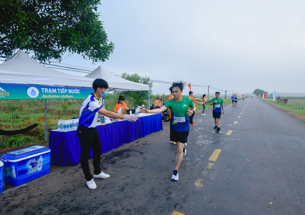 BaDen Mountain Marathon 2021 sở hữu đường chạy đẹp như mơ