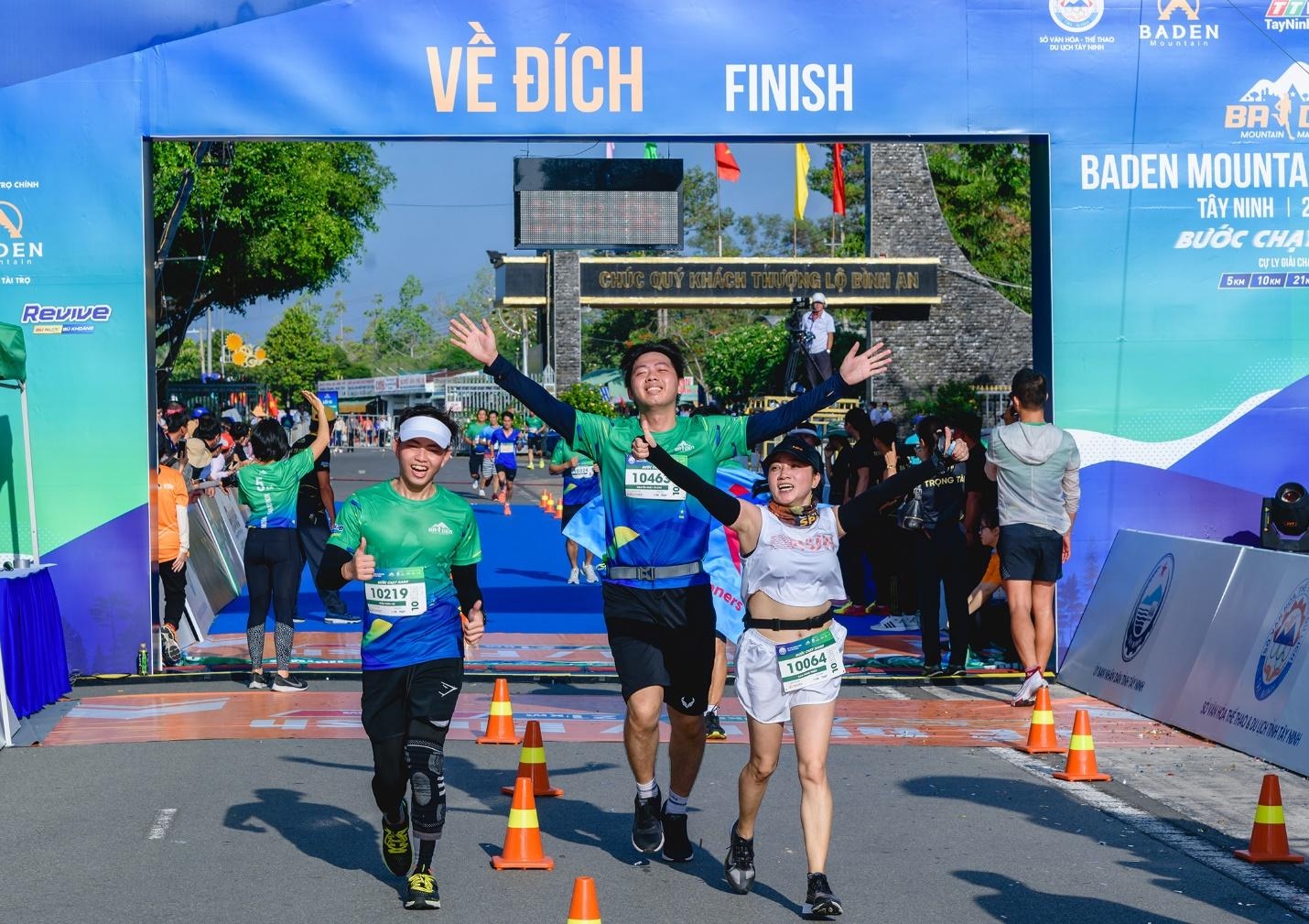 BaDen Mountain Marathon 2021 sở hữu đường chạy đẹp như mơ